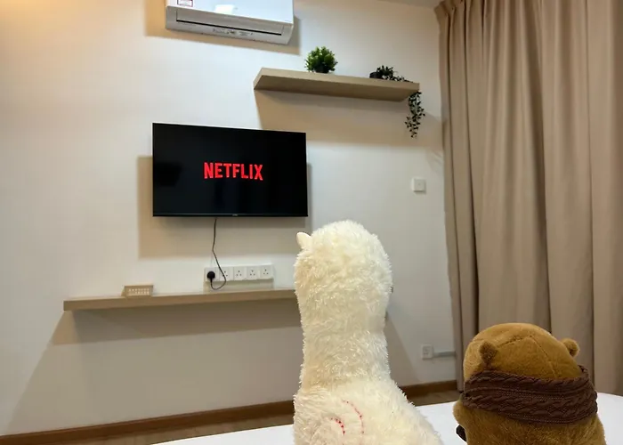 Relaxing Muji Retreat With Jacuzzi, Retro Games, Mrt