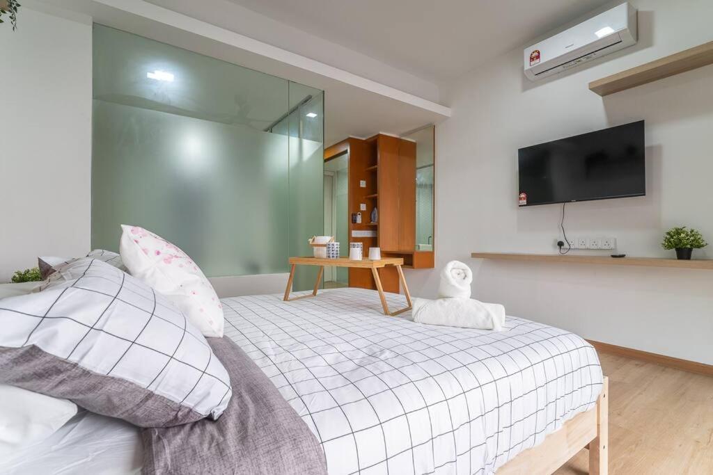 Apartment Relaxing Muji Retreat With Jacuzzi, Retro Games, Mrt Kuala Lumpur