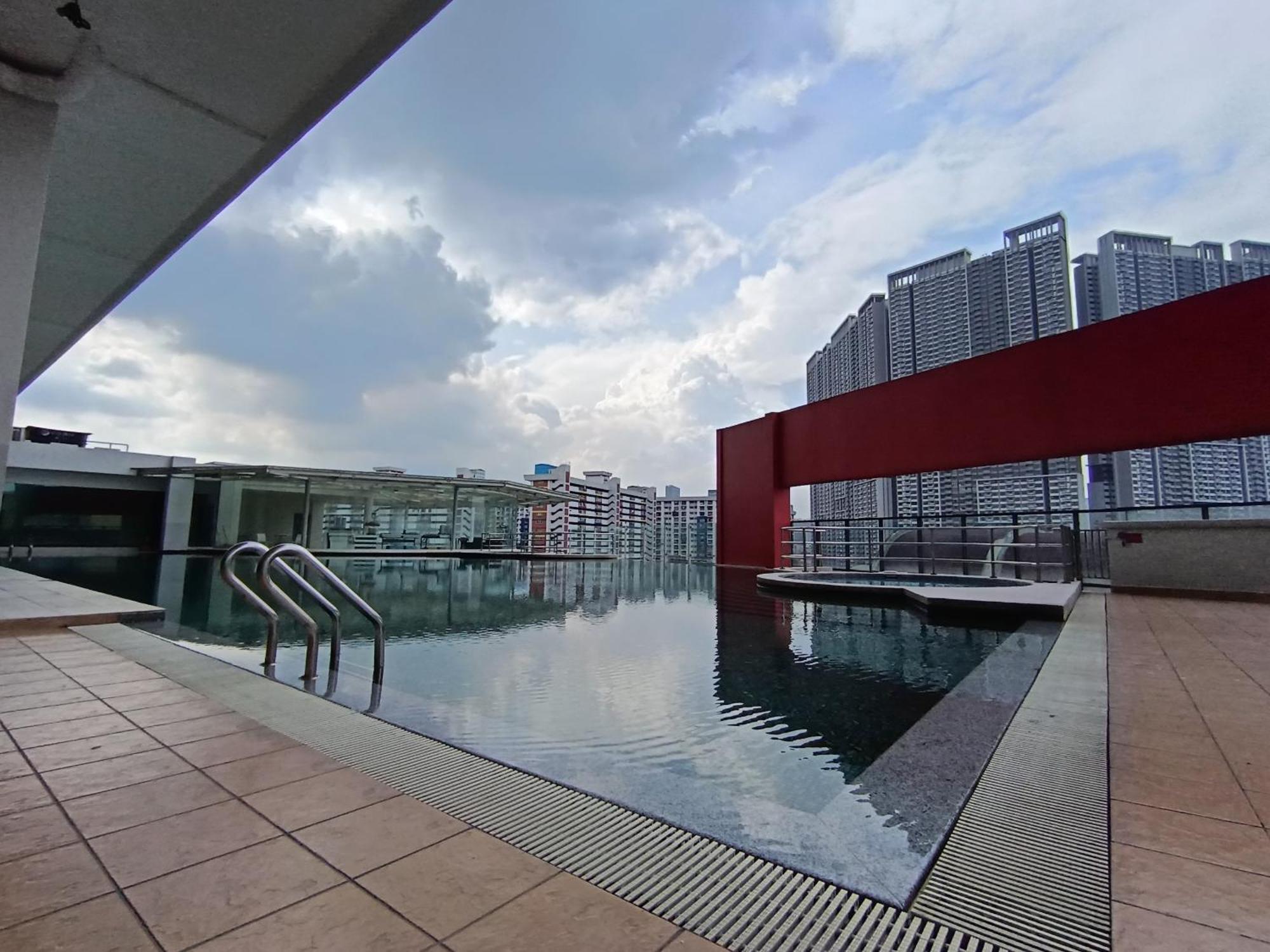 Relaxing Muji Retreat With Jacuzzi, Retro Games, Mrt Apartment *