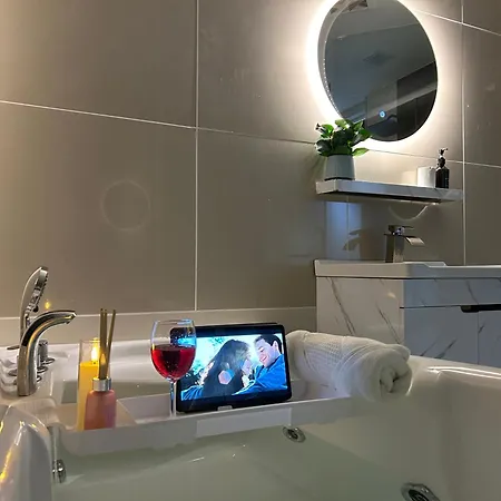 Relaxing Muji Retreat With Jacuzzi, Retro Games, Mrt Apartment Kuala Lumpur Exterior photo