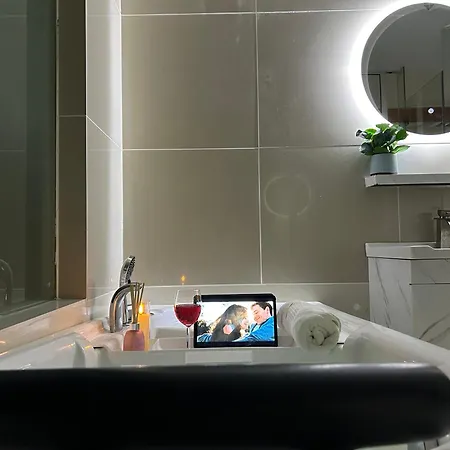 Relaxing Muji Retreat With Jacuzzi, Retro Games, Mrt Apartment Kuala Lumpur Exterior photo